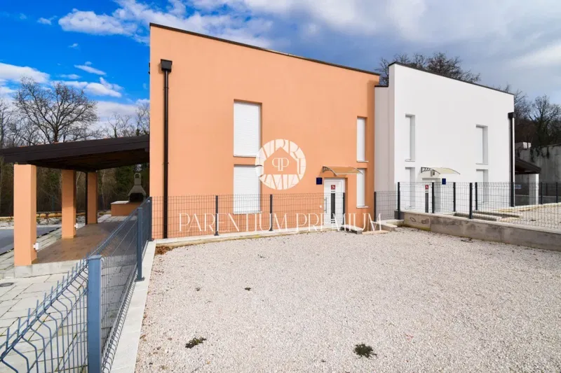 Excellent new house with 2 residential units and 2 swimming pools, ideal for tourism – 3