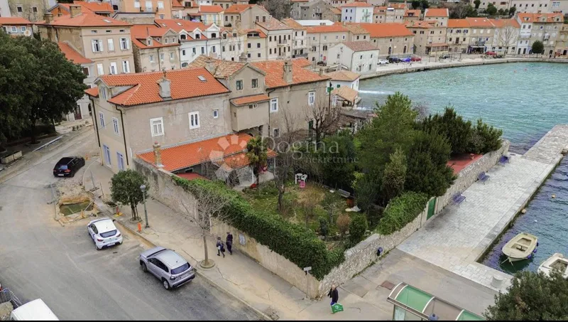Casa Bakar, 251m2 – 2