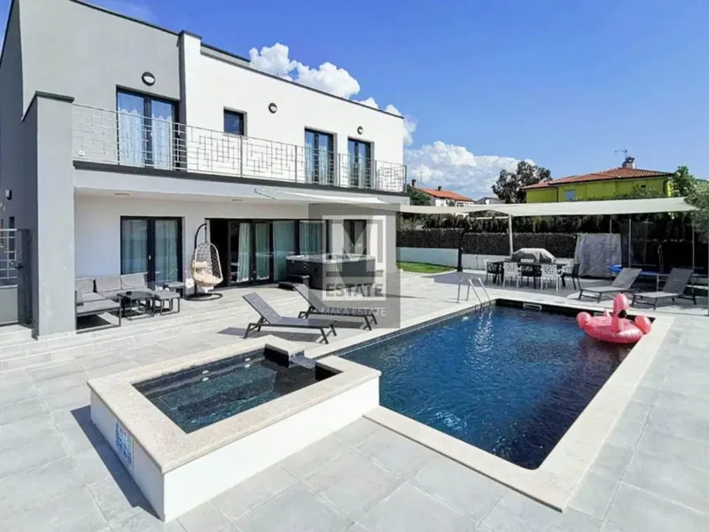 Poreč, excellent villa with pool near the city! – 2