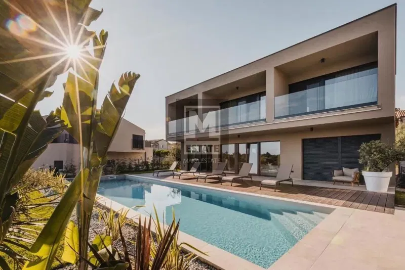 Poreč, surroundings, Luxury villa 600 meters from the sea – 2