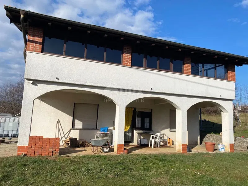 RIJEKA, VIŠKOVO - CASA SU 3 PIANI + CORTILE CON 2 APPARTAMENTI E GARAGE!!! OPPORTUNITÀ!!! – 2