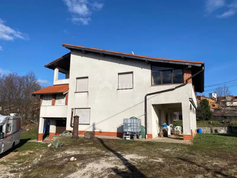 RIJEKA, VIŠKOVO - CASA SU 3 PIANI + CORTILE CON 2 APPARTAMENTI E GARAGE!!! OPPORTUNITÀ!!! – 3