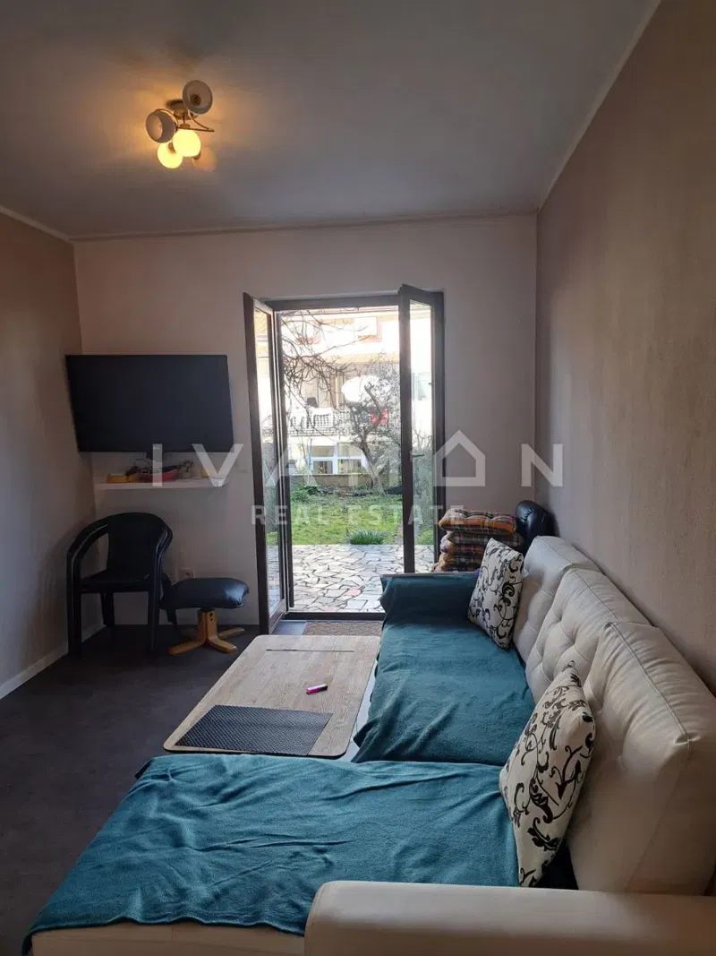 Four-room apartment with a yard – 2