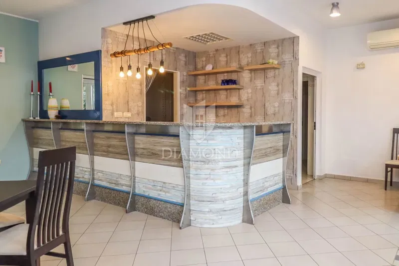 Locale commerciale in una posizione eccezionale vicino al mare! – 3