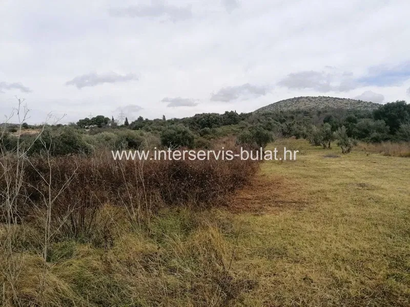 .::: Šibenik, agricultural land of 1,946sqm :::. – 2