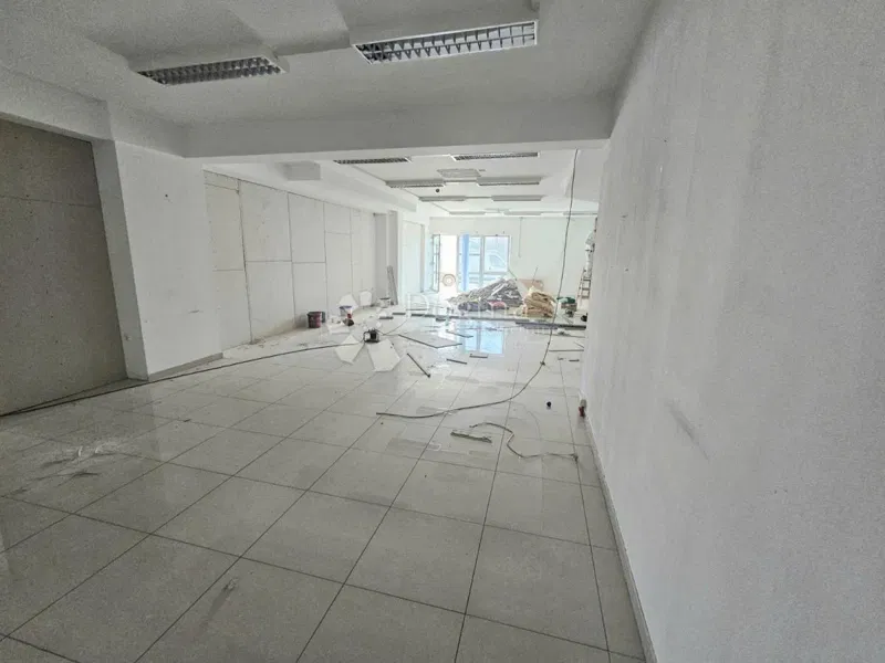 Business premise Monvidal, Pula, 130m2 – 2
