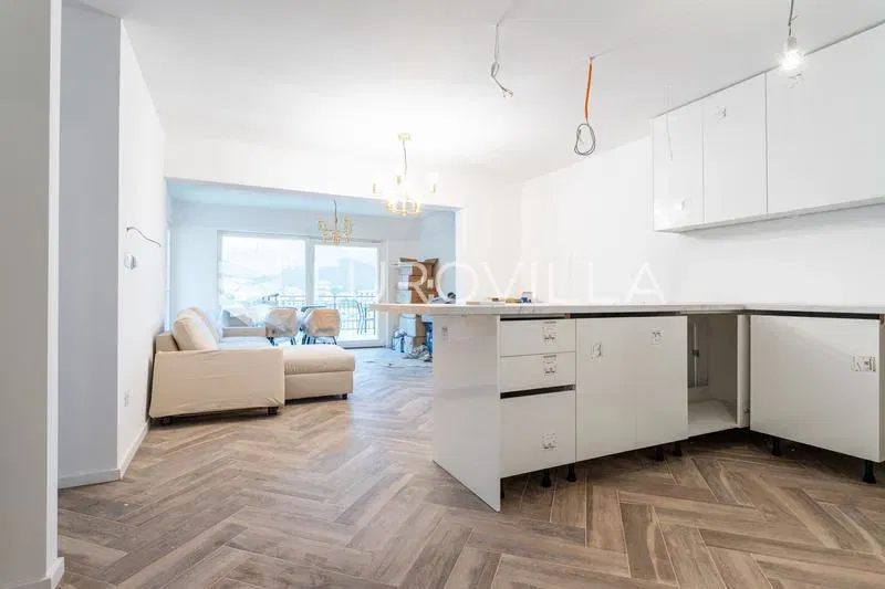 Seget Vranjica, beautiful house in the first row to the sea – 3