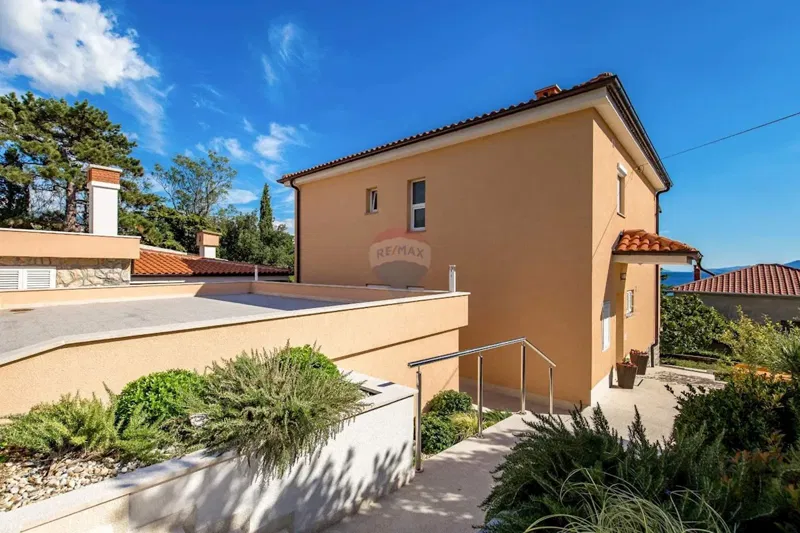 Casa Novi Vinodolski, 222m2 – 3