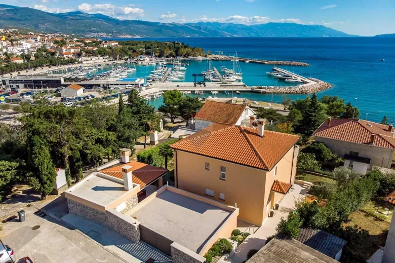 Casa Novi Vinodolski, 222m2 – 2