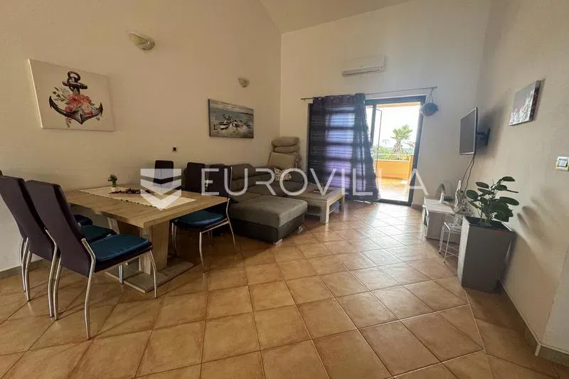 Istria, Kaštelir, charming townhouse for long term rent with a shared pool from October 1st – 2