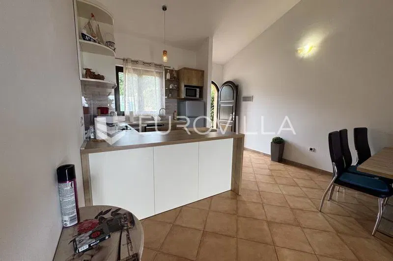 Istria, Kaštelir, charming townhouse for long term rent with a shared pool from October 1st – 3