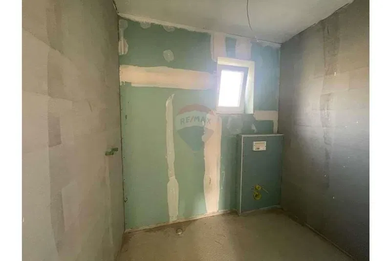 KUĆA NA PAGU S ČETIRI APARTMANA – 3