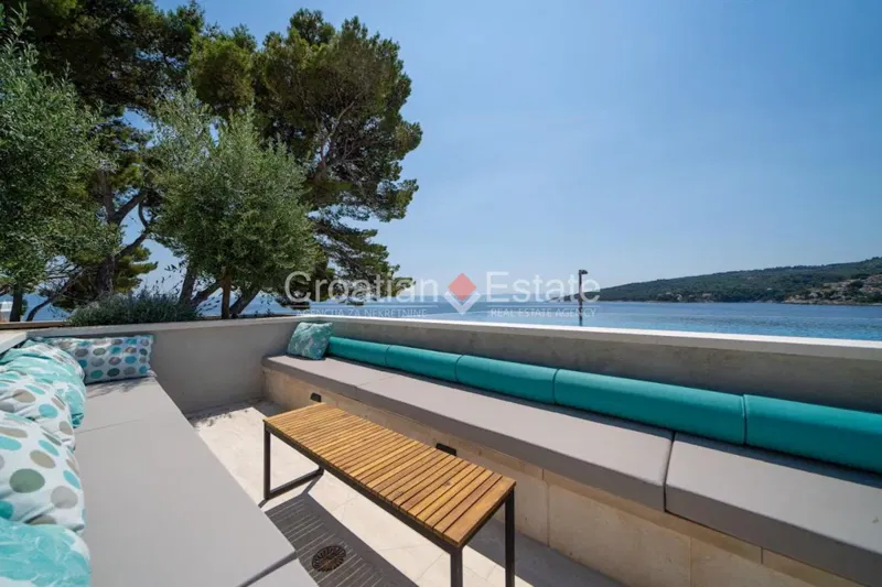 Newly built seafront villa with pool, for sale – 3