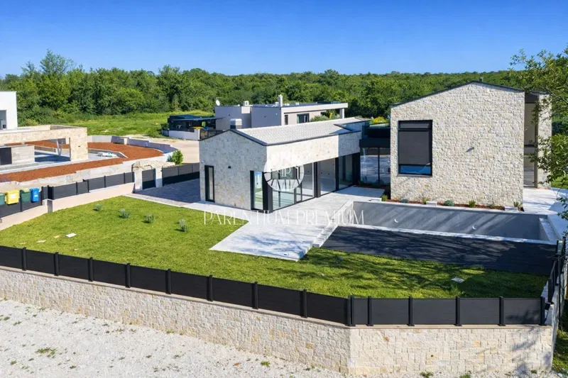Luxury villa near the city – 3
