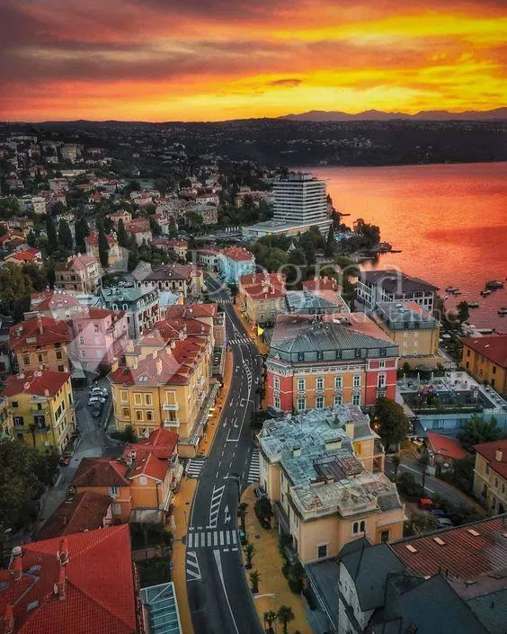 Opatija, Luxury apartment with sea view, 2 bedrooms + living room with dining area – 3