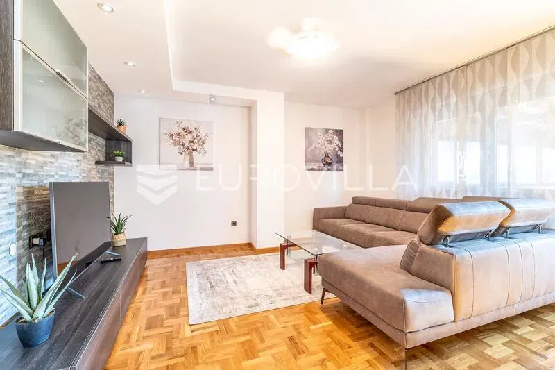 Appartamento Vrbik – 2