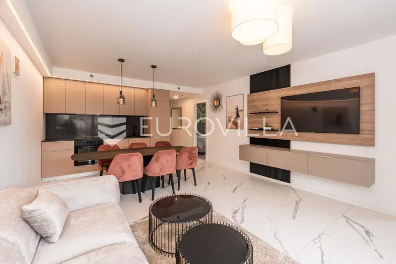 Dubrovnik, apartment with two bedrooms and parking space, rent – 3
