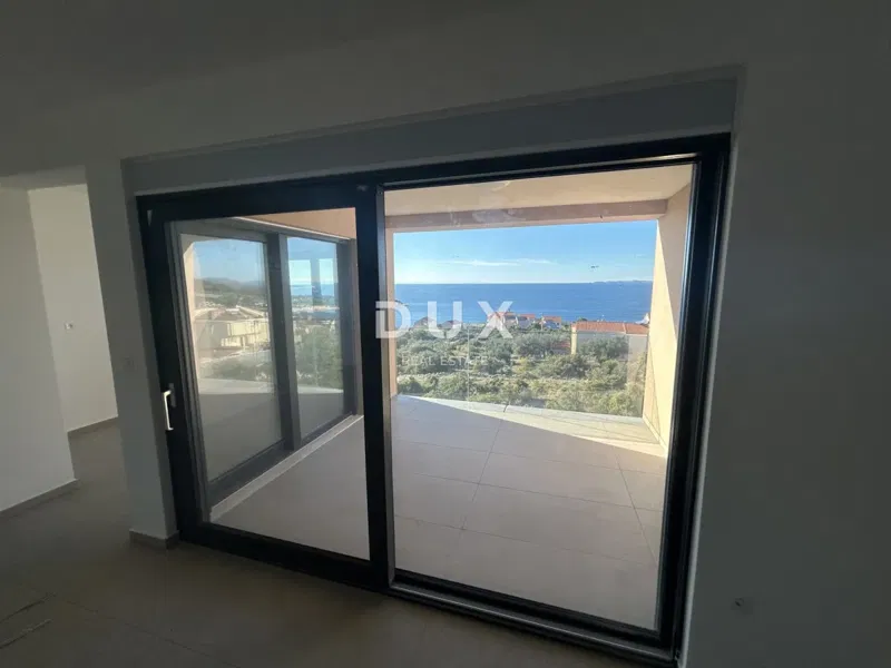 PRIMOŠTEN, DOLAC – ÚJ ÉPÜLET! Két hálószobás apartman gyönyörű kilátással. – 3