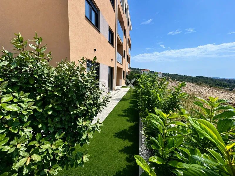 PRIMOŠTEN, DOLAC – Ground floor apartment in a new building with a garden, top view – 3