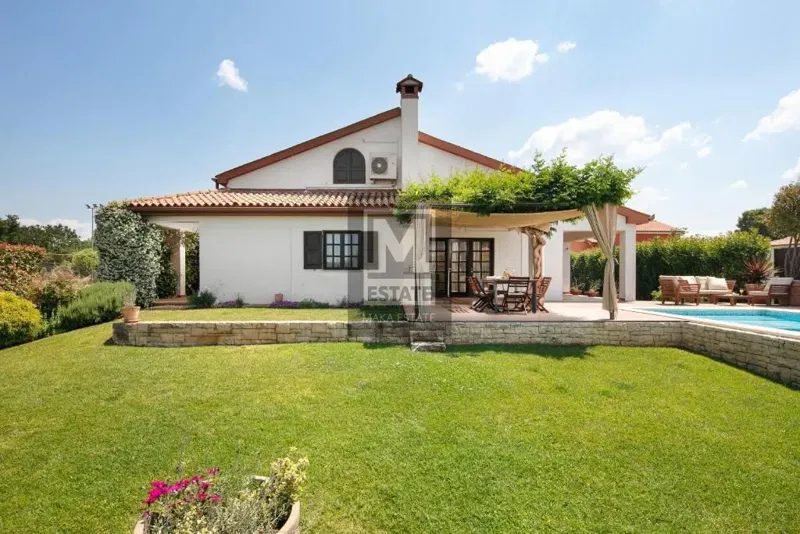 Poreč, dintorni, eccellente casa distaccata con una piscina a 2,5 km dalla città! – 2