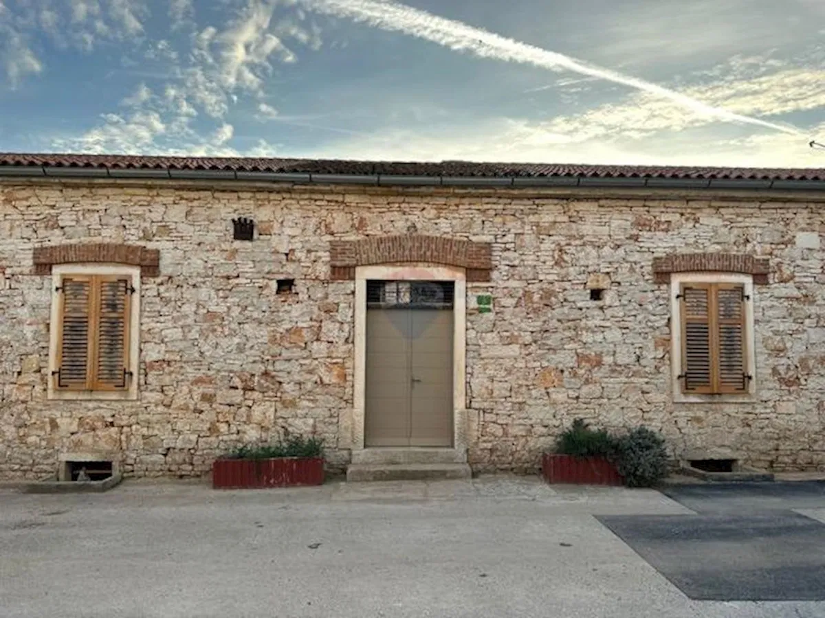 Attività commerciale Bale, 550m2