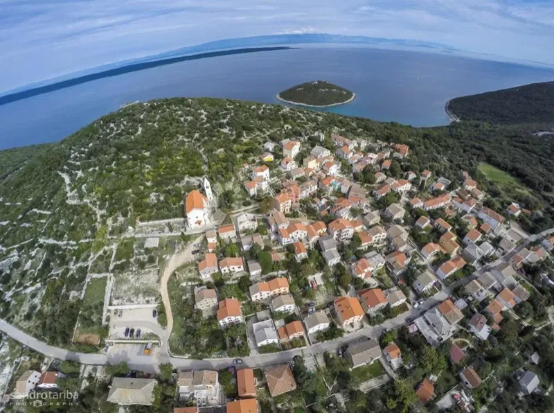 Land Ćunski, Mali Lošinj, 2.389m2 – 2