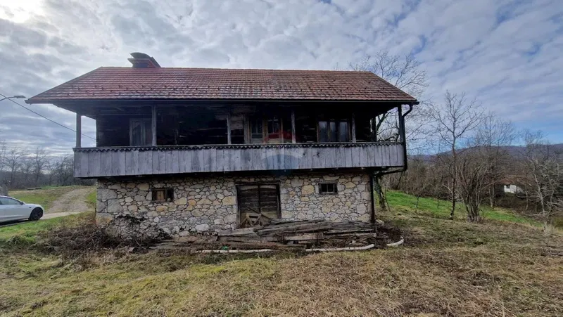 House Martinski Vrh, Ribnik, 200m2 – 2
