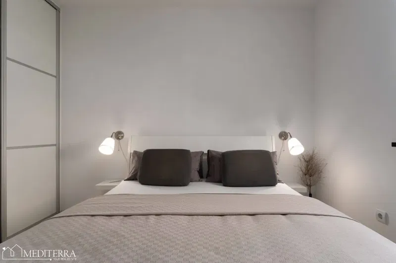 House with apartments in a quiet location, near Novigrad, Istria – 2