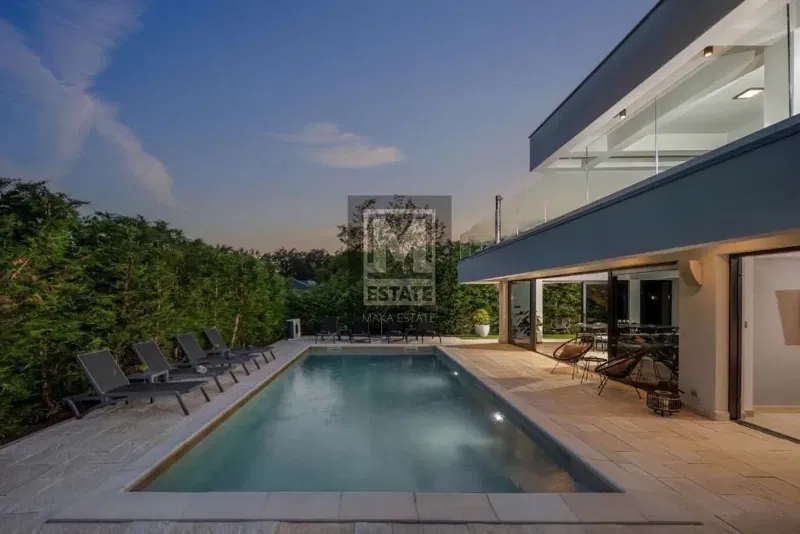 Umag, surroundings, Luxury villa only 700 m from the sea – 3