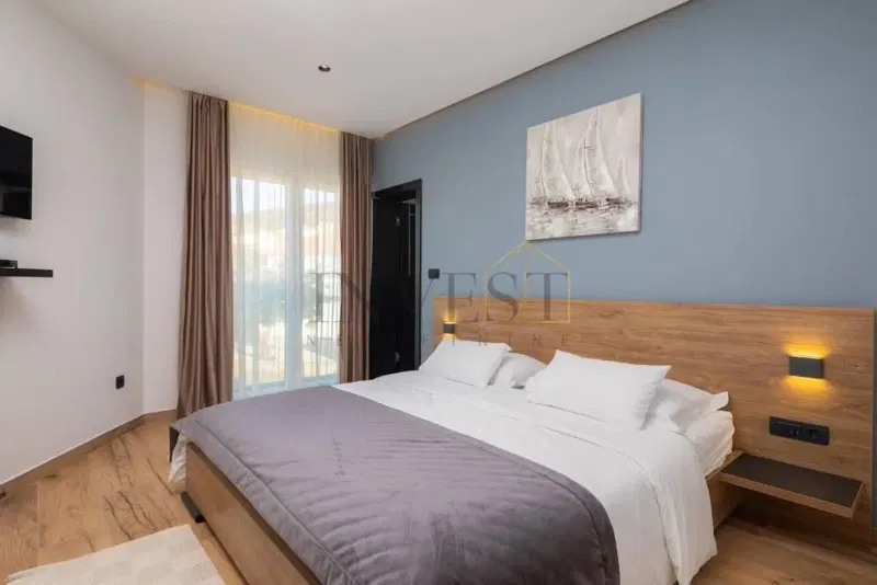 FIRST ROW TO THE SEA, LUXURY VILLA WITH ROOFTOP POOL – 3