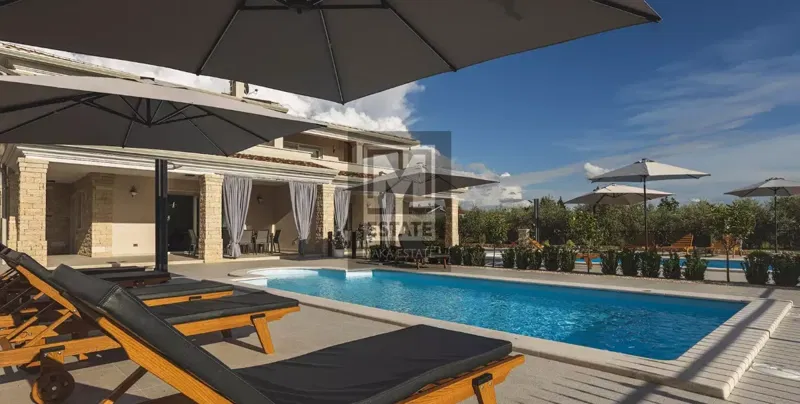 Umag, excellent villa 500 m from the sea! – 3
