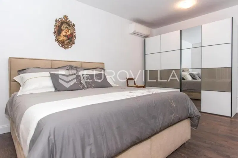 Surroundings of Trogir - a house with a swimming pool and a beautiful view – 3