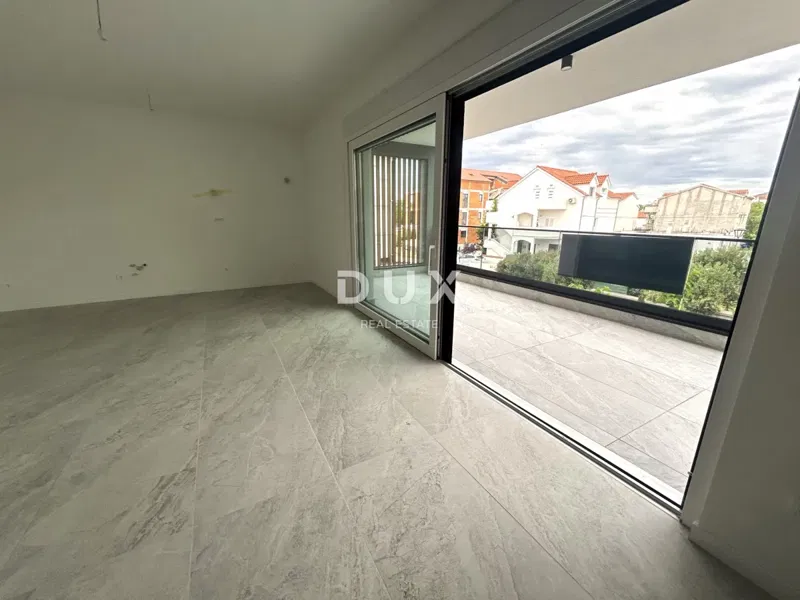 ŠIBENIK, VODICE – 120m from the beach, sea view, large terrace, garage – 2
