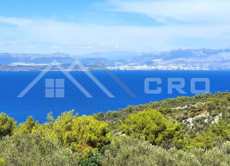 Immobili Šolta - Grande terreno edificabile in un ambiente tranquillo con splendida vista sul mare, in vendita – 2