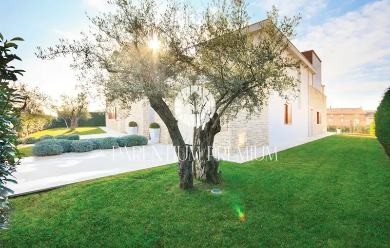 Fully furnished and equipped villa with pool near the sea – 2