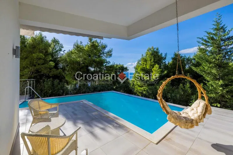 Luxury villa with sea view and pool, for sale – 3