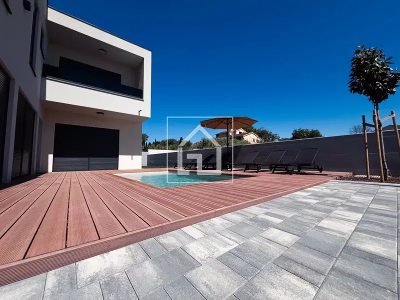 Haus Pomer, ein wunderschönes Haus mit Pool und Blick auf das Meer. – 2