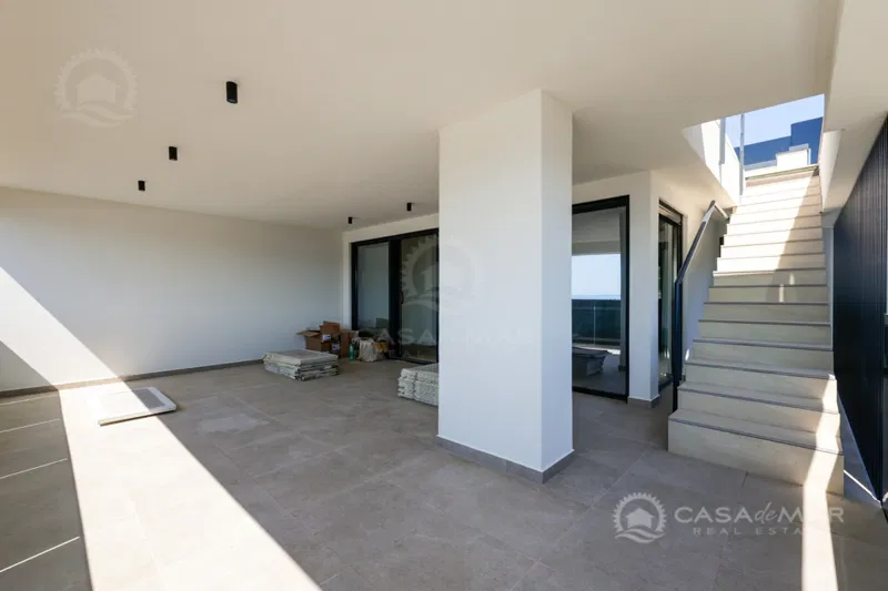 Luxuriöse zweistöckige Wohnung mit Dachterrasse – 2