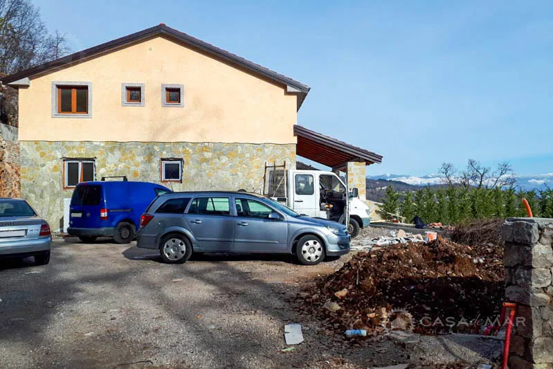 Okolica Opatije, dvije dvojne vile s bazenima u visokoj roh-bau fazi izgradnje s panoramskim pogledom na more – 3