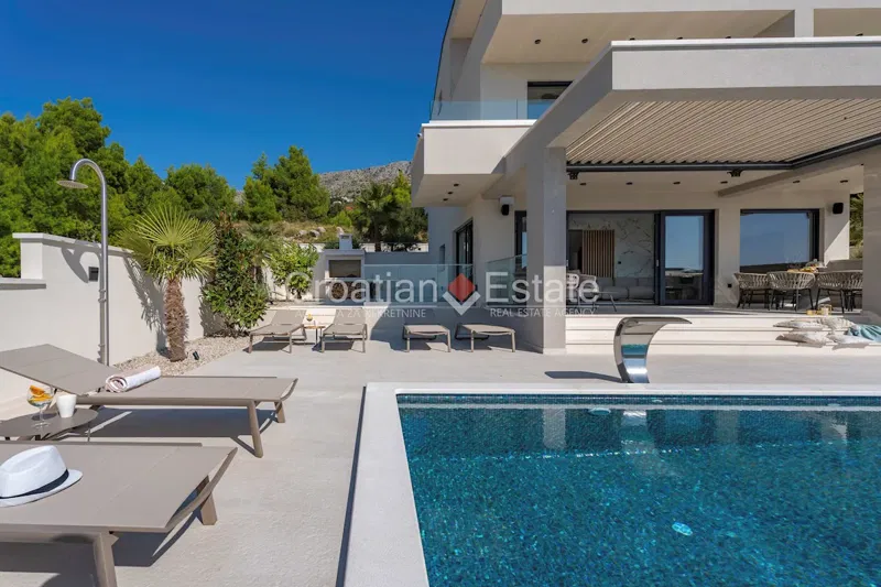 Villa with sea view and pool, for sale – 3