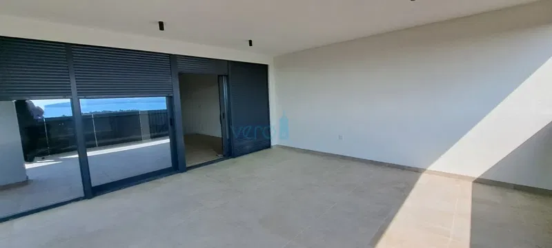 Città di Krk, moderno appartamento duplex, piscina sul tetto, terrazza, vista, nuova costruzione, vendita – 2