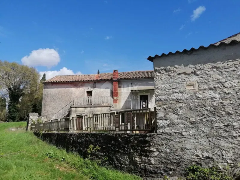 ISTRIA, ŽMINJ 3 case da ristrutturare + taverna + 2 garage – 3