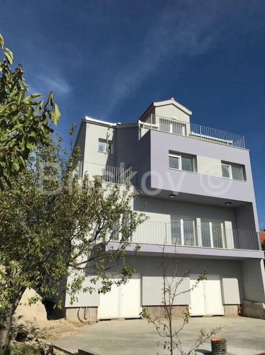 Solin, Mravinci poslovni prostor 97 m2 i parkirno mjesto 12,5 m2