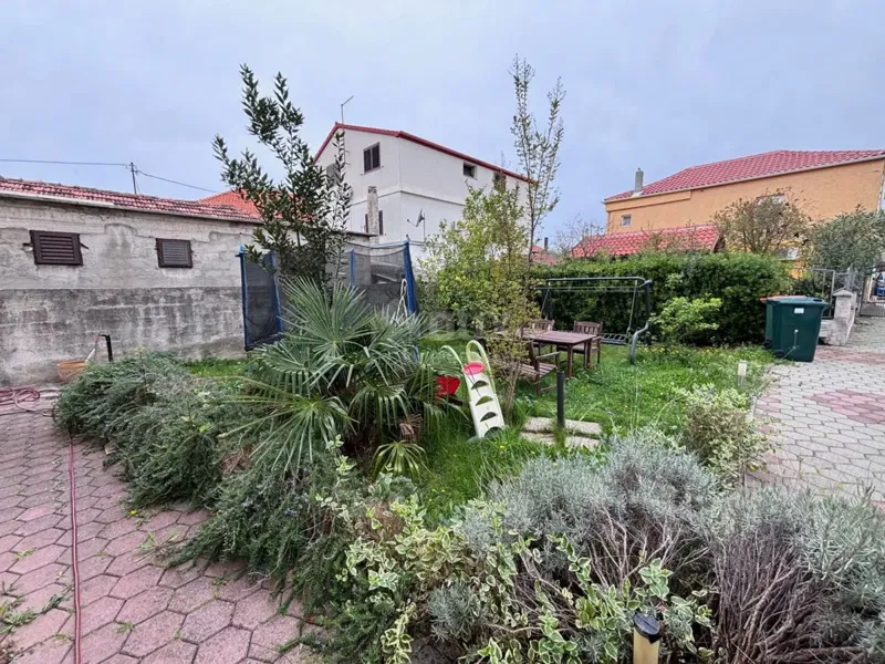 ZADAR, SMILJEVAC - Spaziosa casa ristrutturata con garage – 2