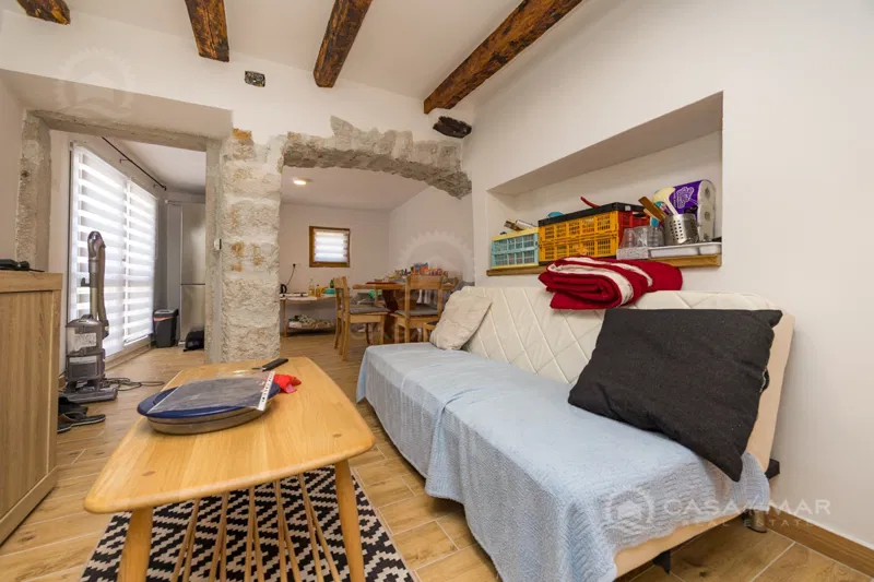 Renovirana kamena kuća sa pomoćnim objektom – 3