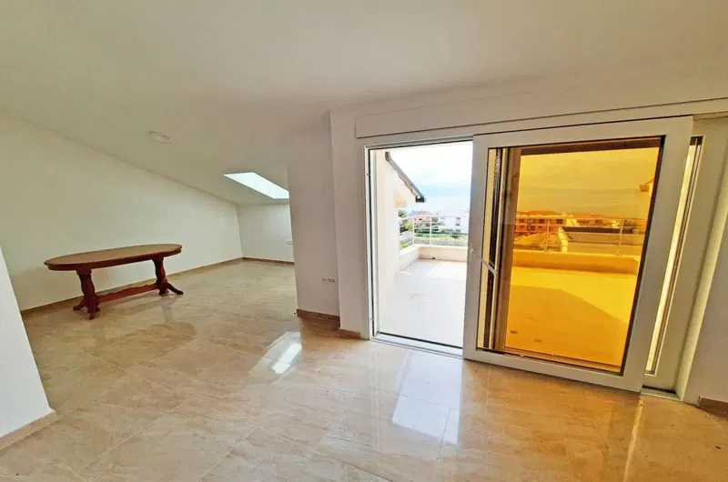 Appartamento, per la vendita, Njivice, Croazia, 67 m2, 290.000,00 EUR – 3