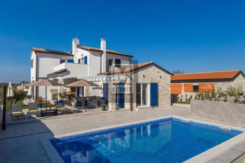 Poreč, surroundings, House with pool 4 km from the sea – 3