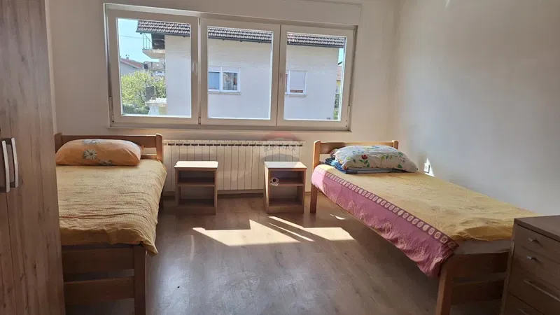 Casa Ivanja Reka, Peščenica - Žitnjak, 180m2 – 2
