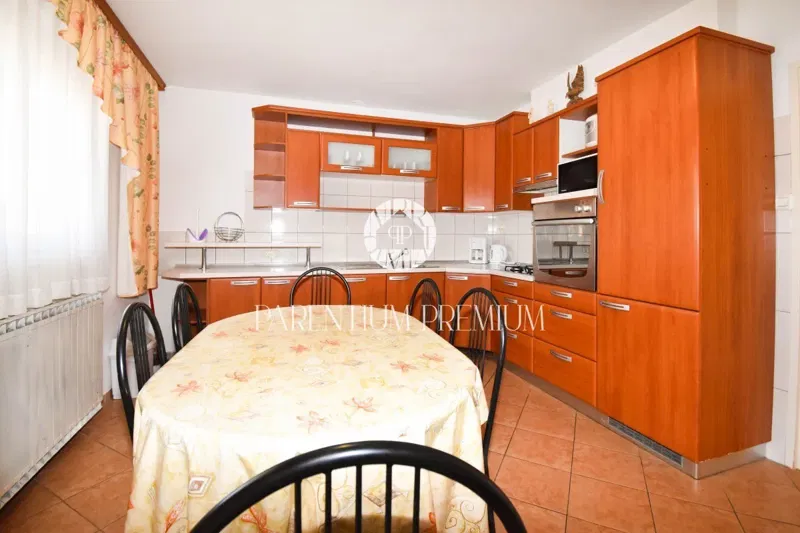 Spacious family house with 3 separate apartments near Umag – 3