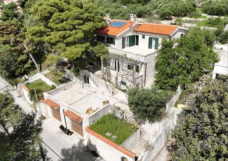 BRAČ- SELCA, STONE HOUSE NEAR THE SEA – 2